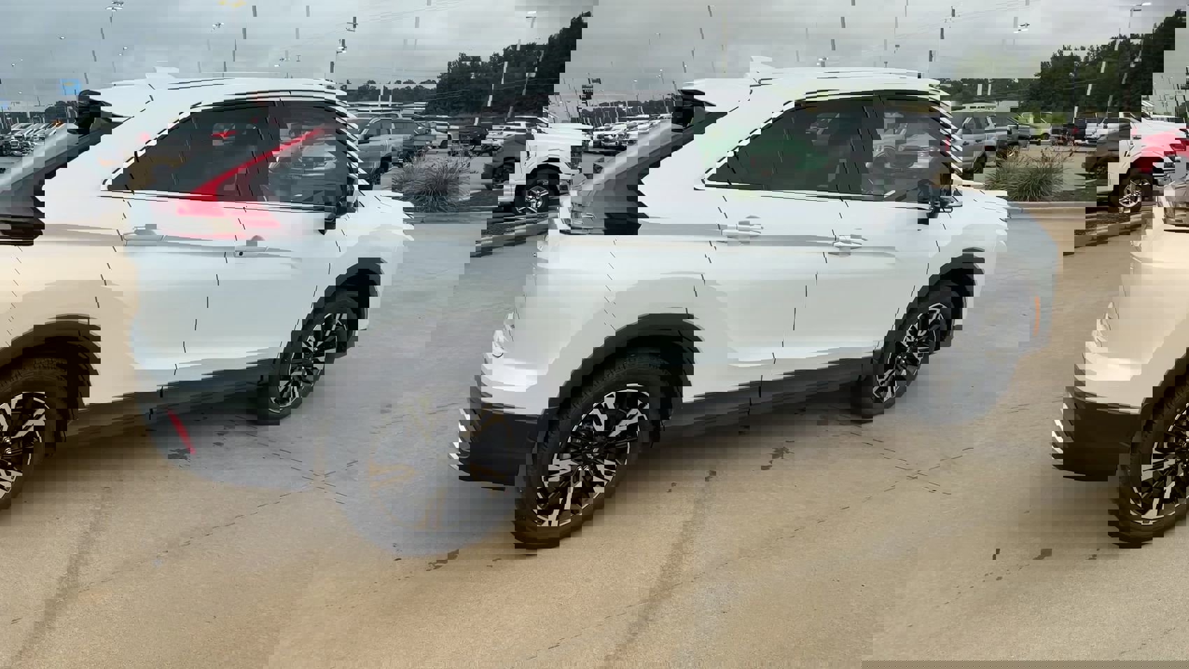 Used 2024 Mitsubishi Eclipse Cross SE image 9