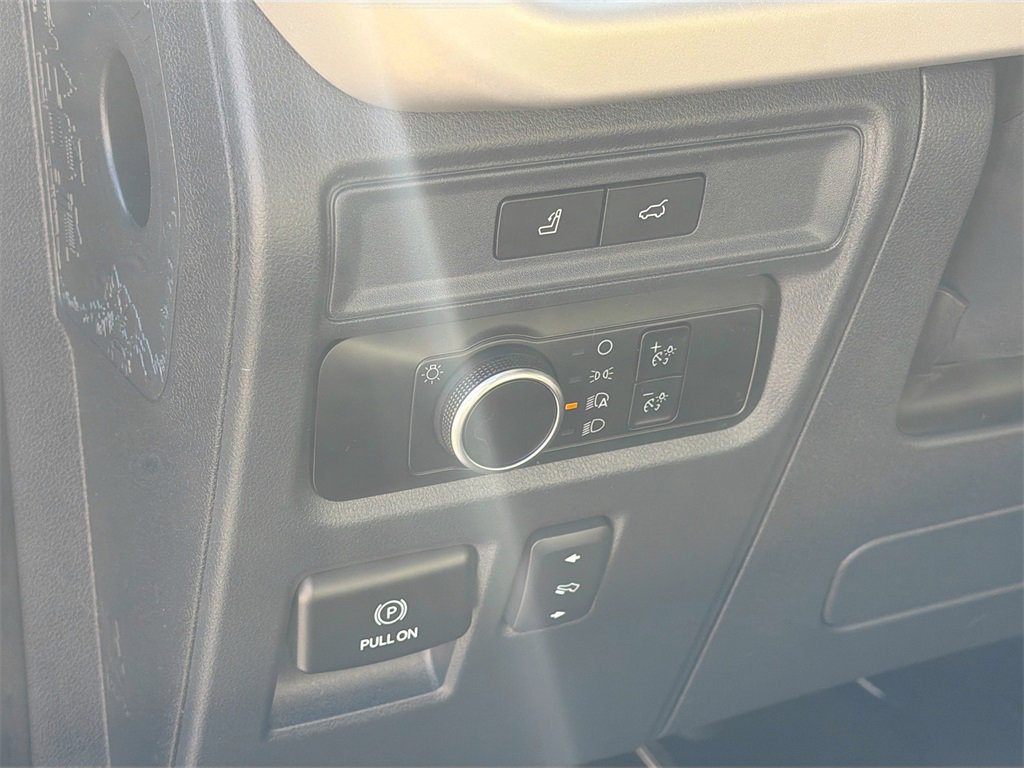 Used 2023 Ford Expedition XLT image 10