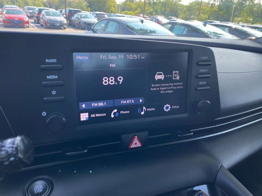 Used 2025 Hyundai Elantra Sport image 16