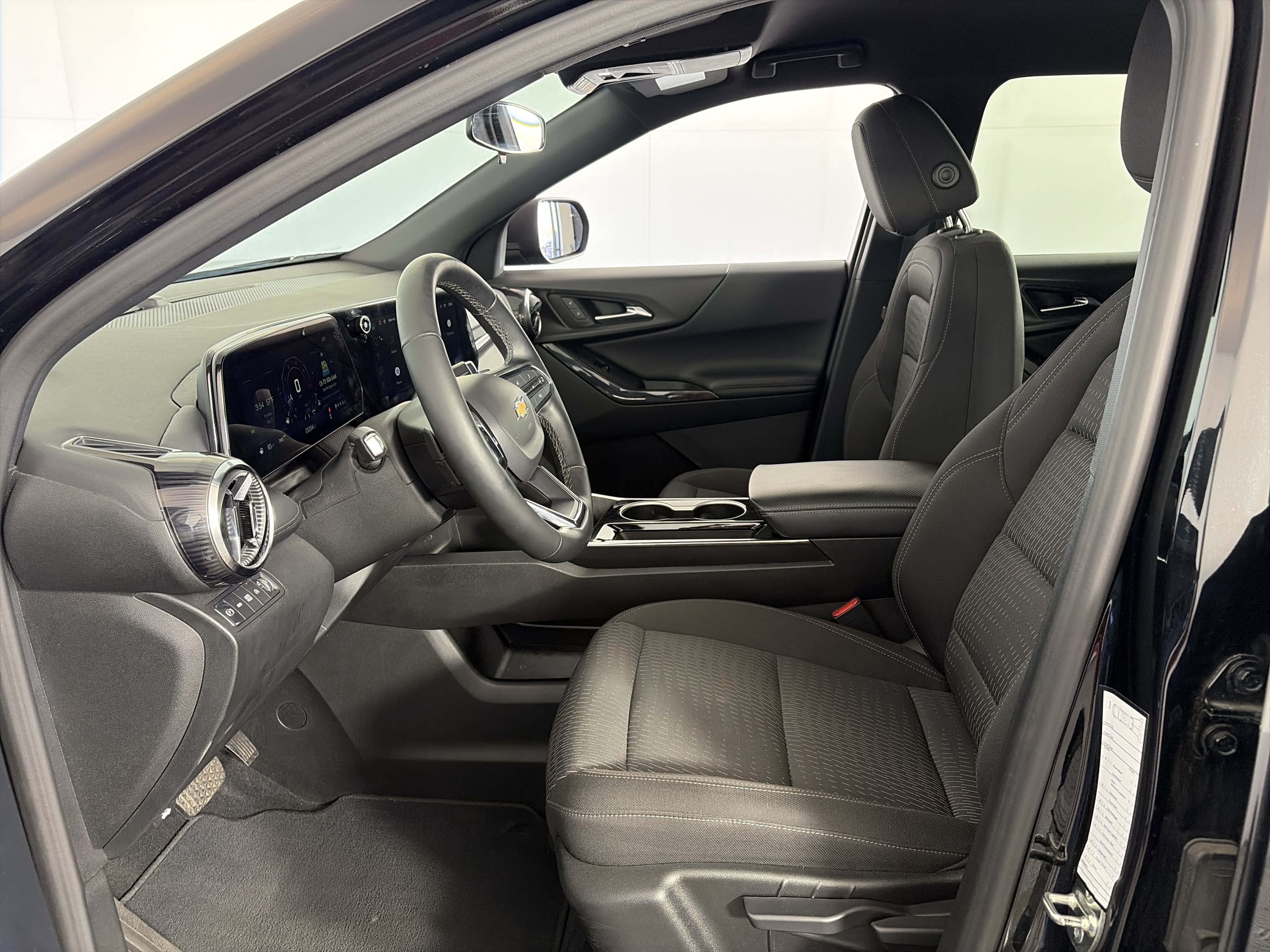 Certified 2025 Chevrolet Equinox LT AWD/4WD image 10