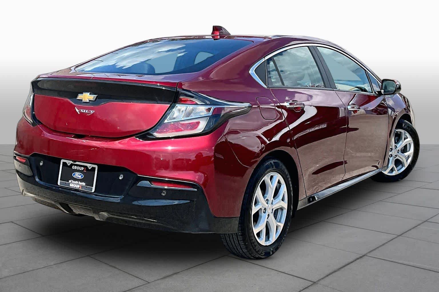 Used 2017 Chevrolet Volt Premier w/ Driver Confidence II Package FWD image 13