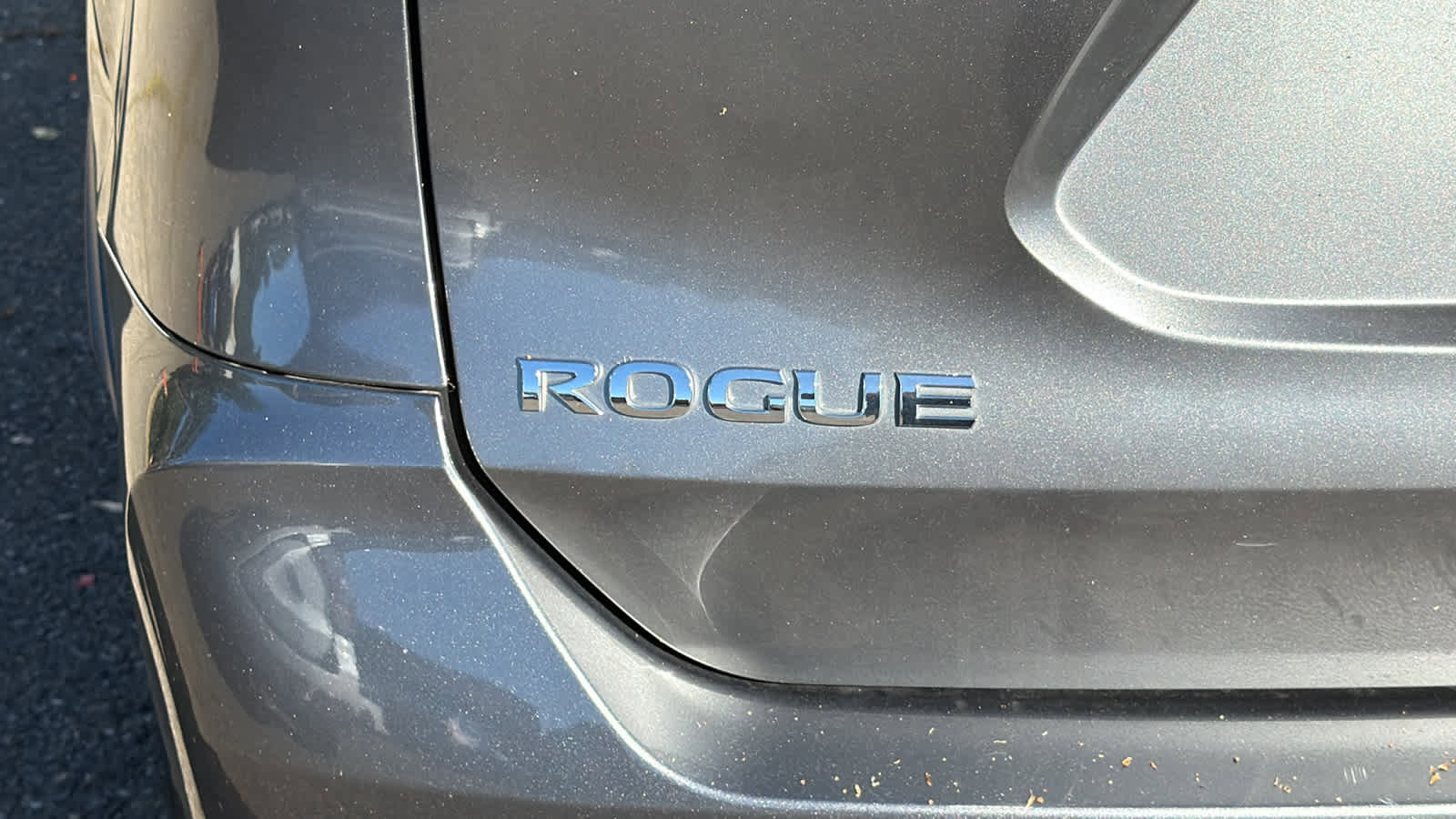 Used 2020 Nissan Rogue SV image 11