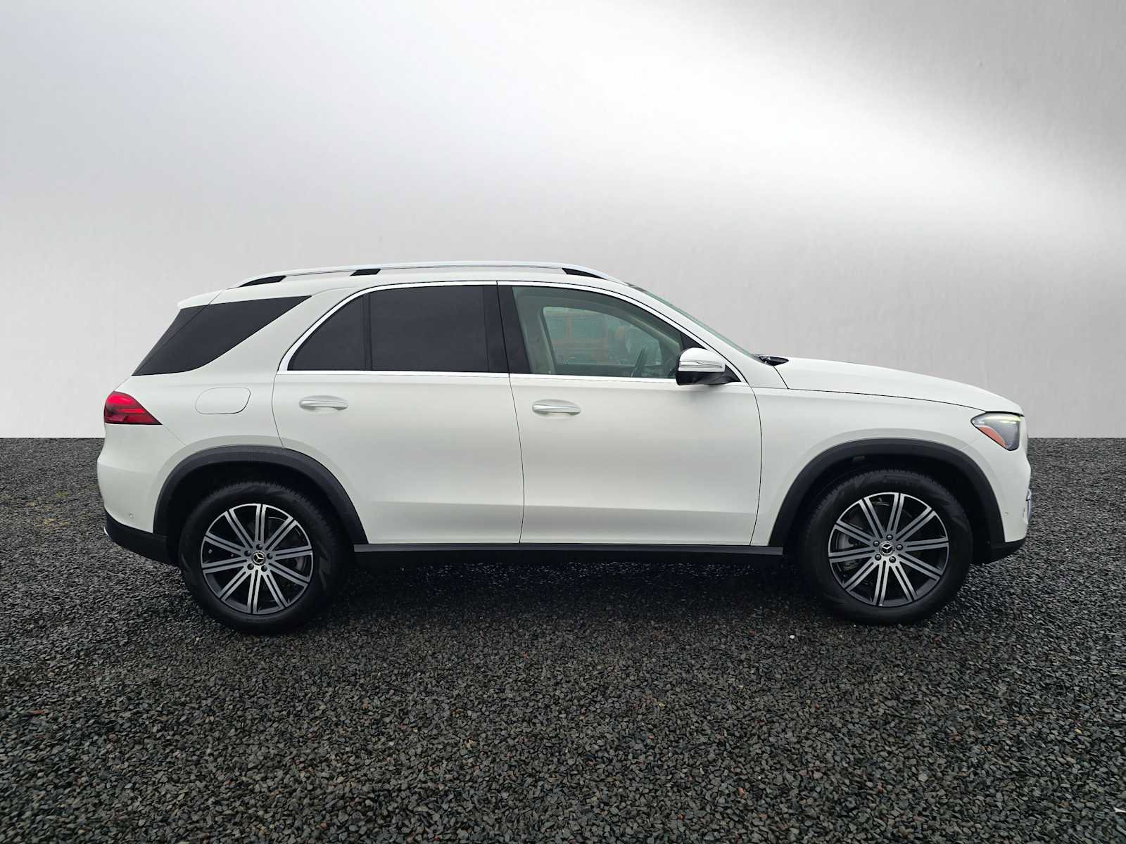 Used 2024 Mercedes-Benz GLE 450 4MATIC image 2