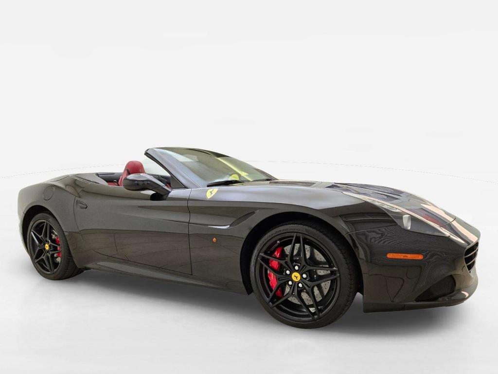 Used 2015 Ferrari California T RWD image 3