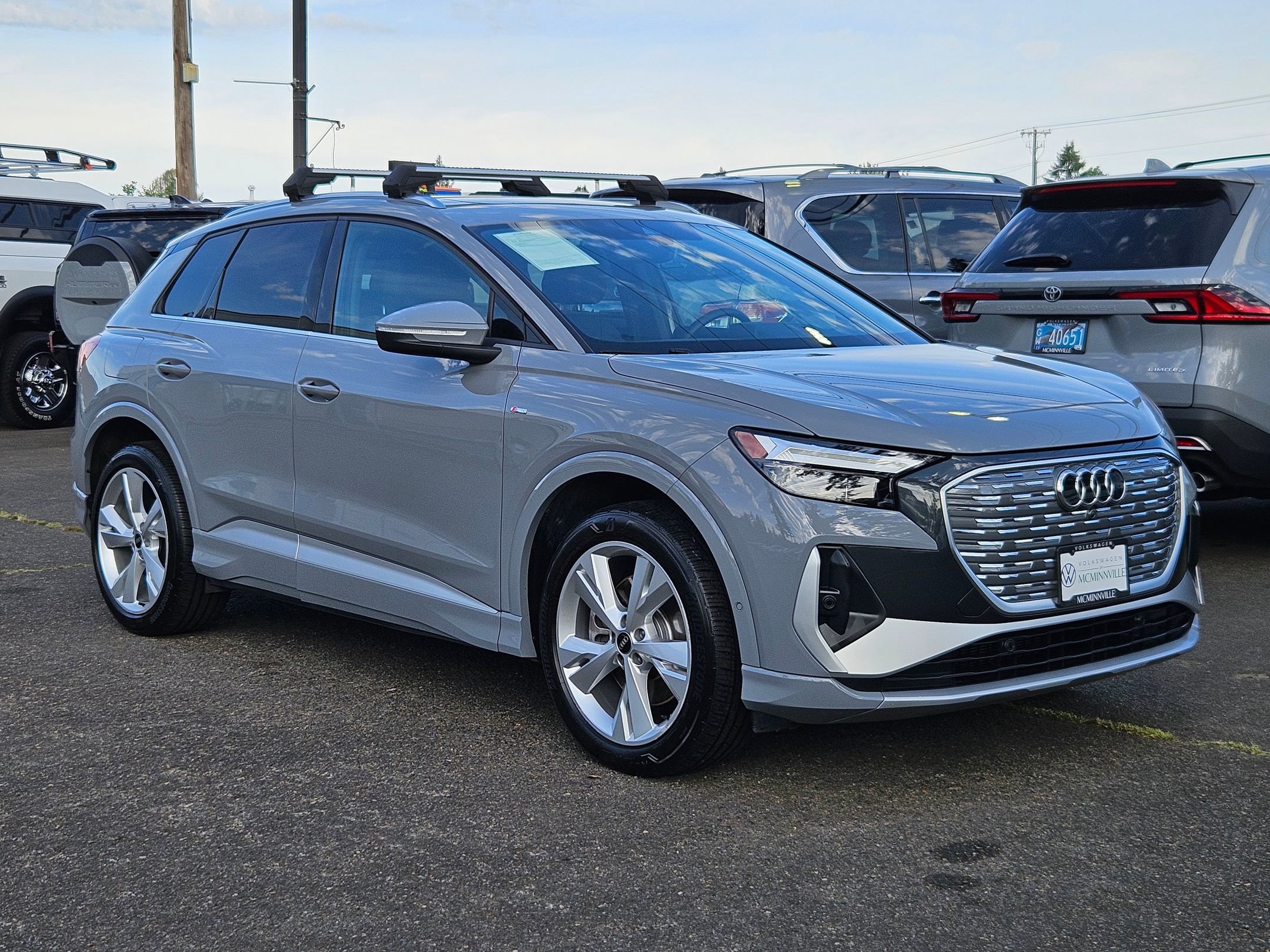 Used 2023 Audi Q4 e-tron Premium Plus w/ Premium Plus AWD/4WD image 7