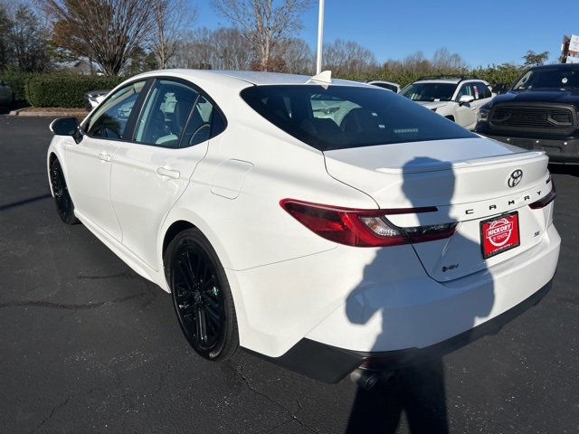 Used 2025 Toyota Camry SE image 7