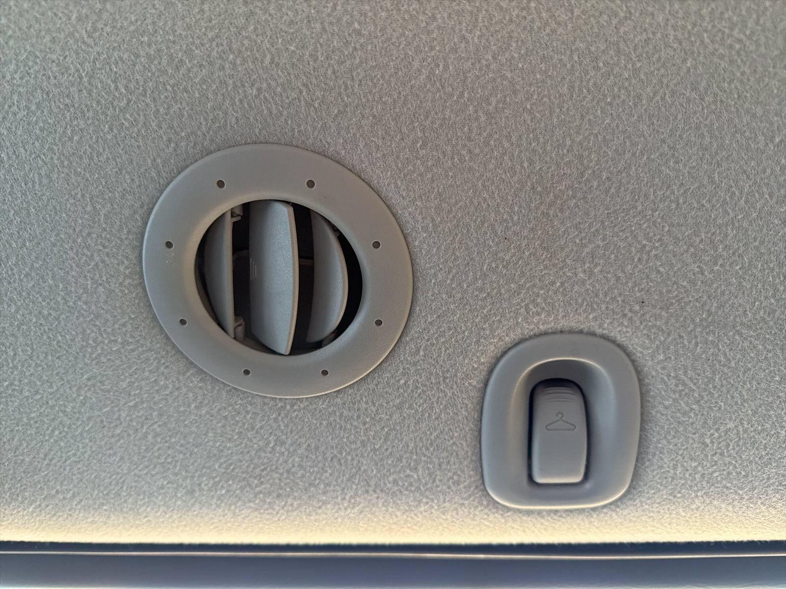 Used 2003 Dodge Grand Caravan Sport FWD image 72