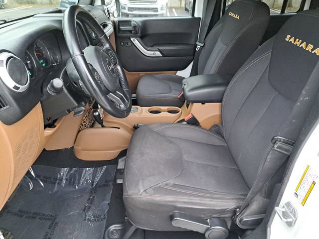 Used 2015 Jeep Wrangler Unlimited Sahara w/ Connectivity Group image 17