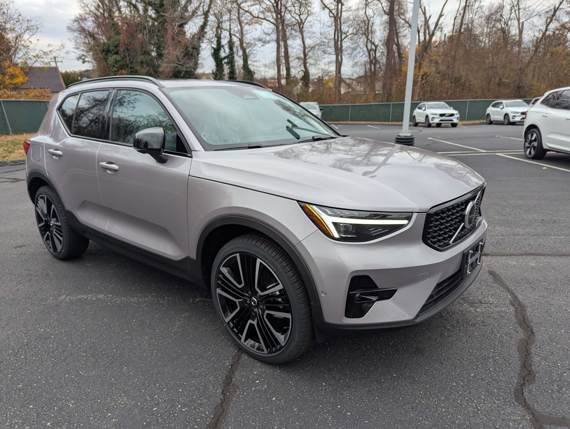 New 2026 Volvo XC40 B5 Ultra w/ Protection Package Premier image 2