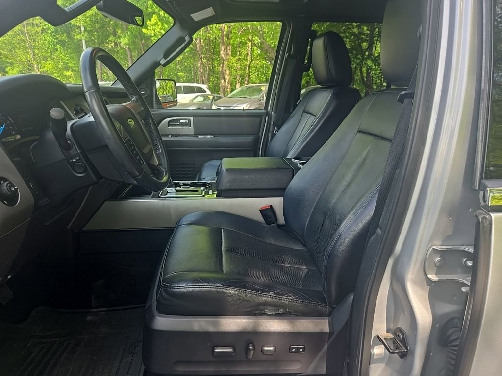 Used 2017 Ford Expedition Limited w/ Equipment Group 301A image 10