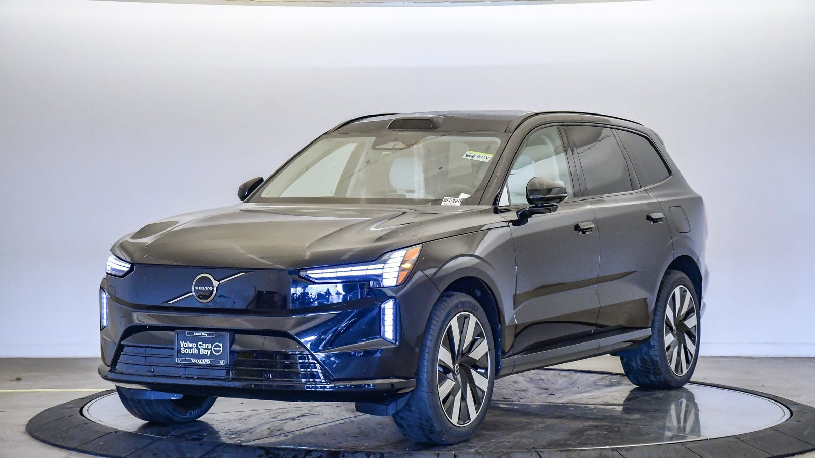 New 2025 Volvo EX90 Plus w/ Protection Package Premier image 1