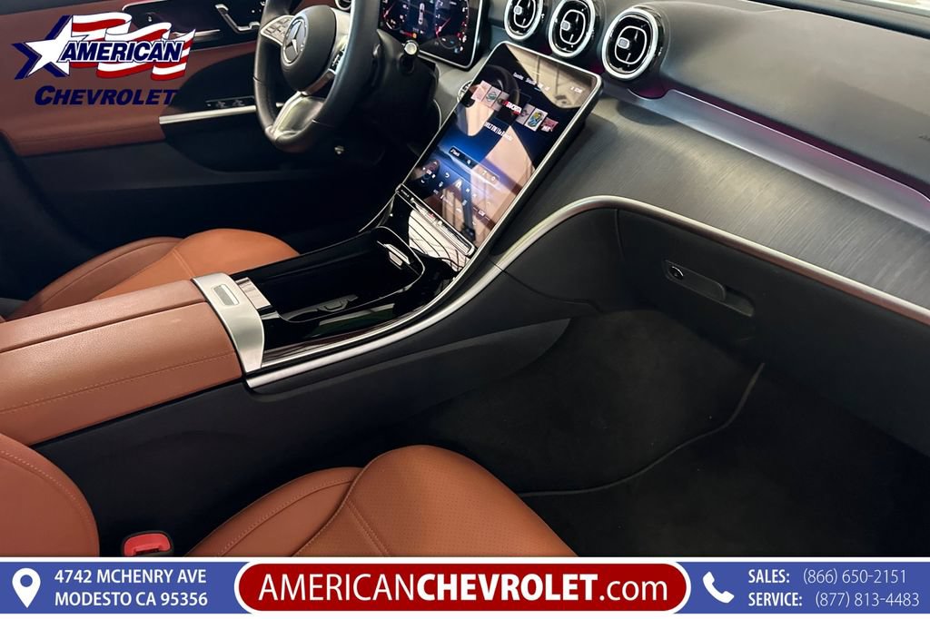 Used 2025 Mercedes-Benz C 300 4MATIC Sedan image 21
