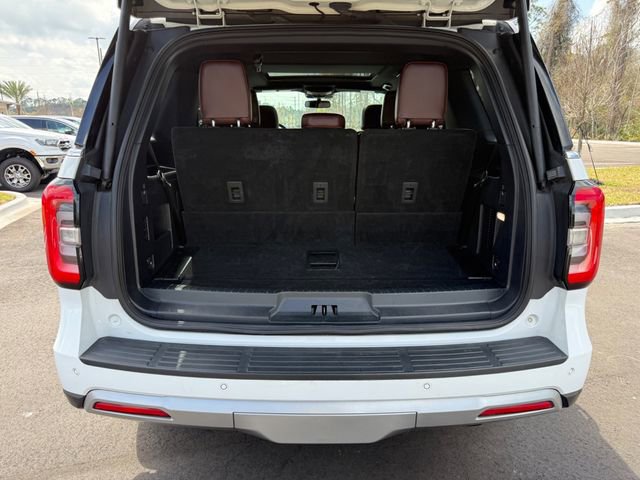Used 2024 Ford Expedition Limited image 10
