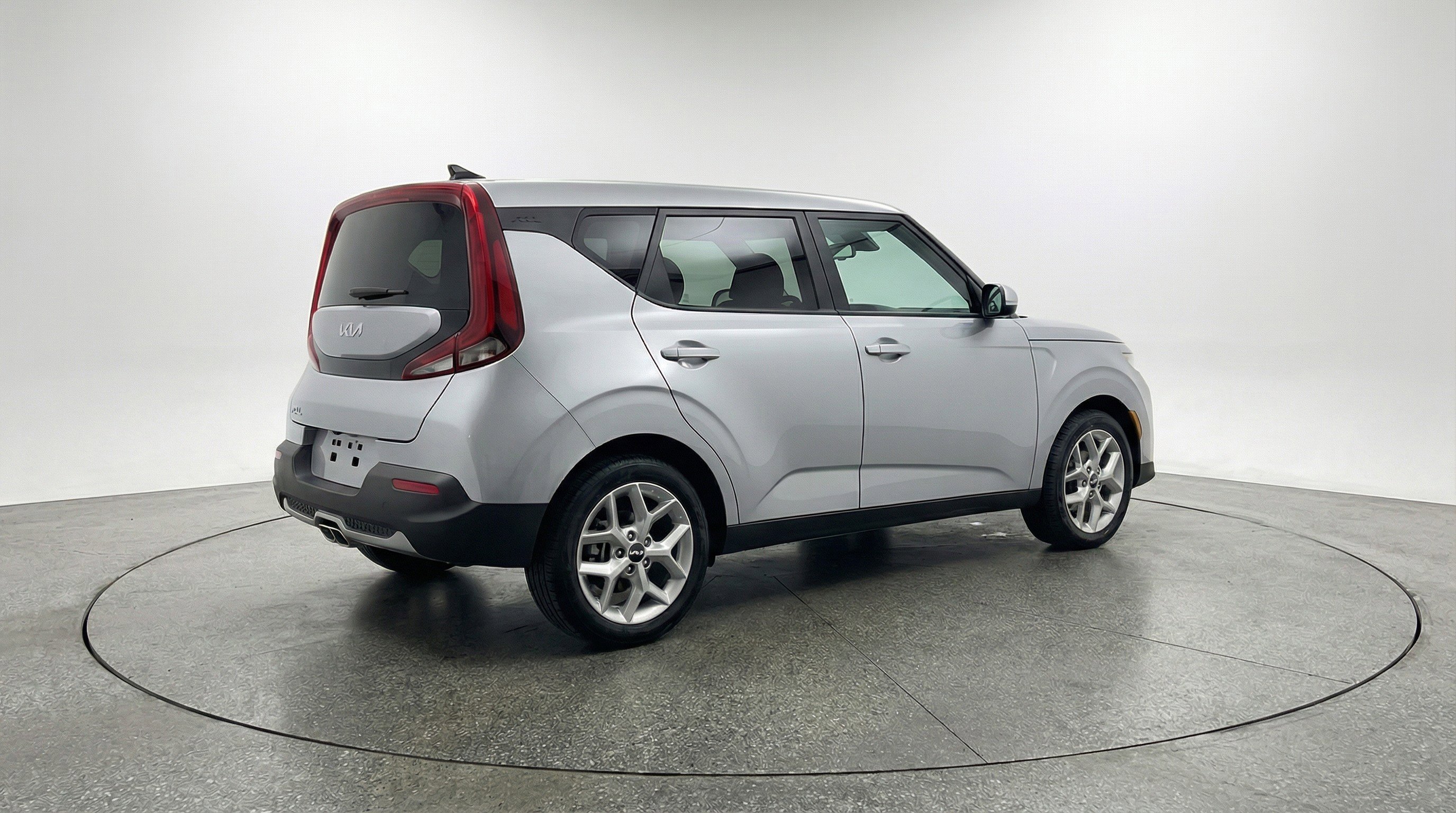 Used 2025 Kia Soul LX w/ LX Technology Package FWD image 9