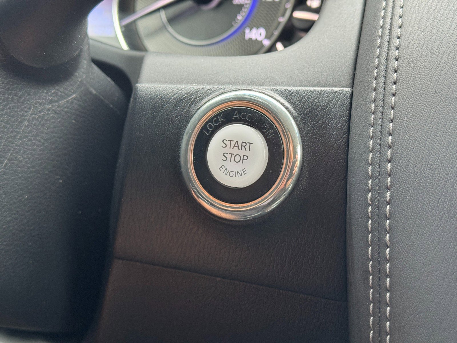 Used 2017 INFINITI QX80 4WD w/ Driver Assistance Package image 23