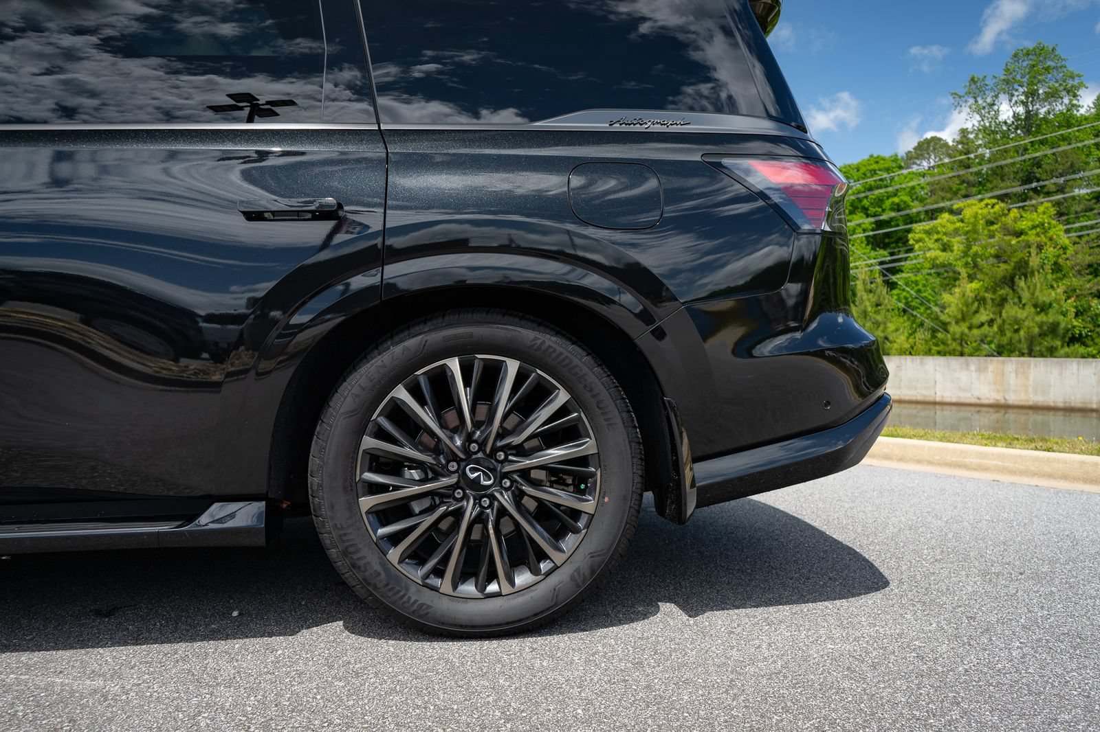Used 2026 INFINITI QX80 Autograph w/ Premium Cargo Package AWD/4WD image 13