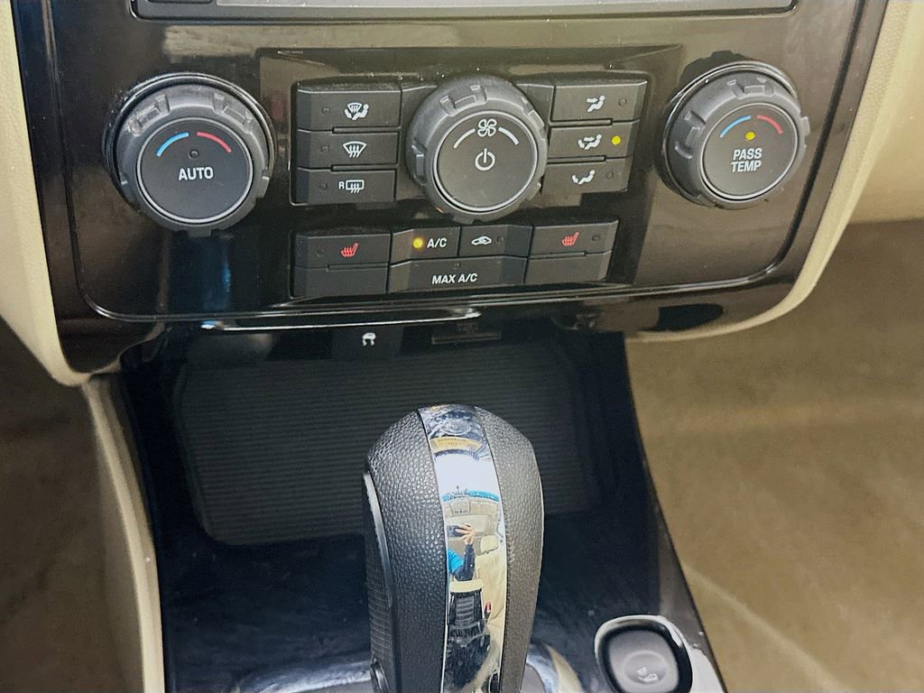 Used 2010 Ford Escape Limited image 15