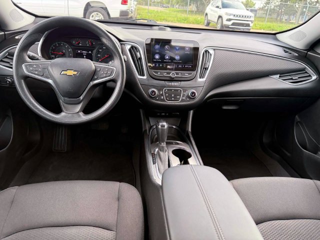 Used 2020 Chevrolet Malibu LT FWD image 16