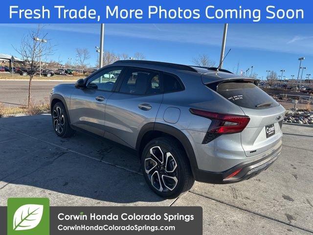 Used 2025 Chevrolet Trax RS w/ Sunroof Package image 4