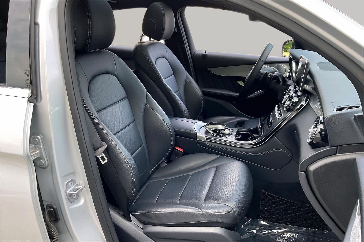 Used 2019 Mercedes-Benz GLC 300 4MATIC Coupe image 8