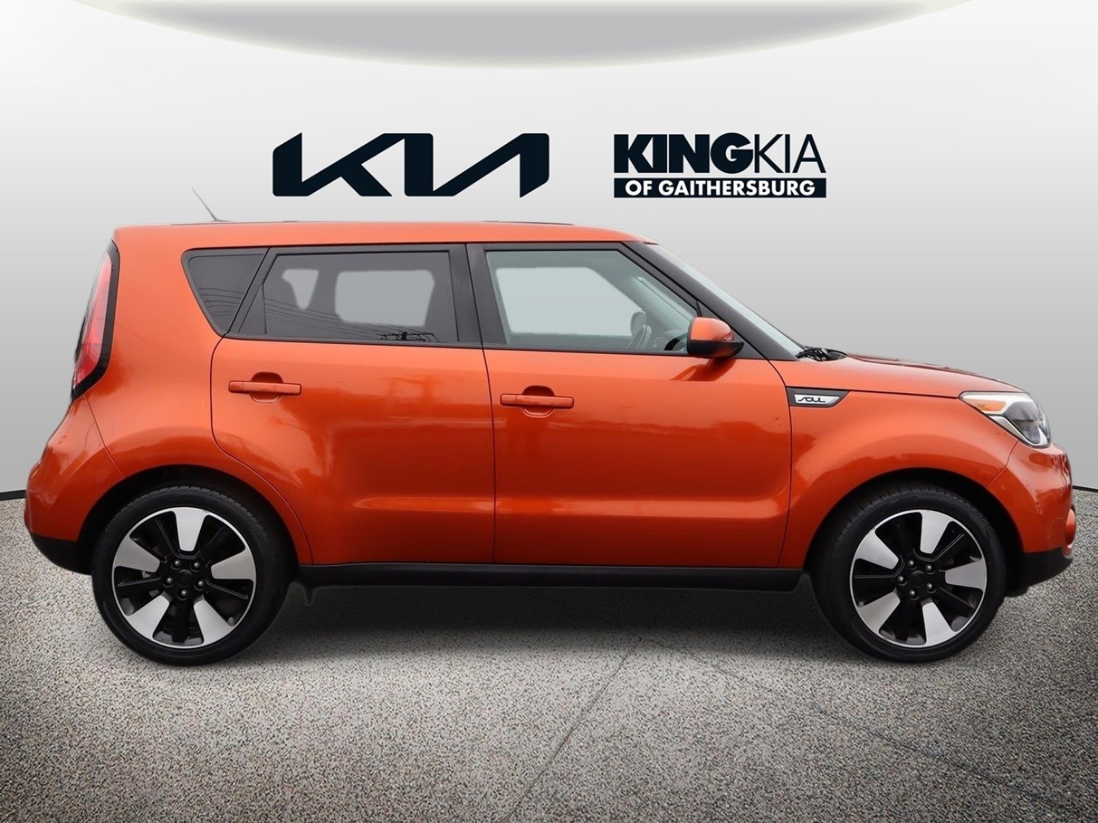 Used 2019 Kia Soul + image 2