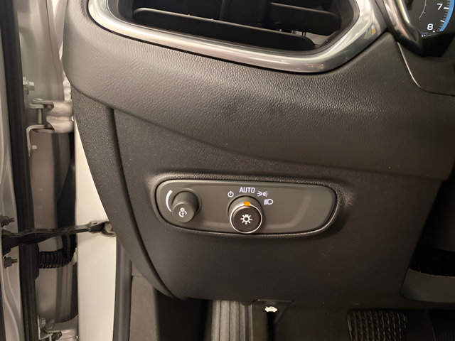 Used 2018 Chevrolet Equinox LS AWD/4WD image 15