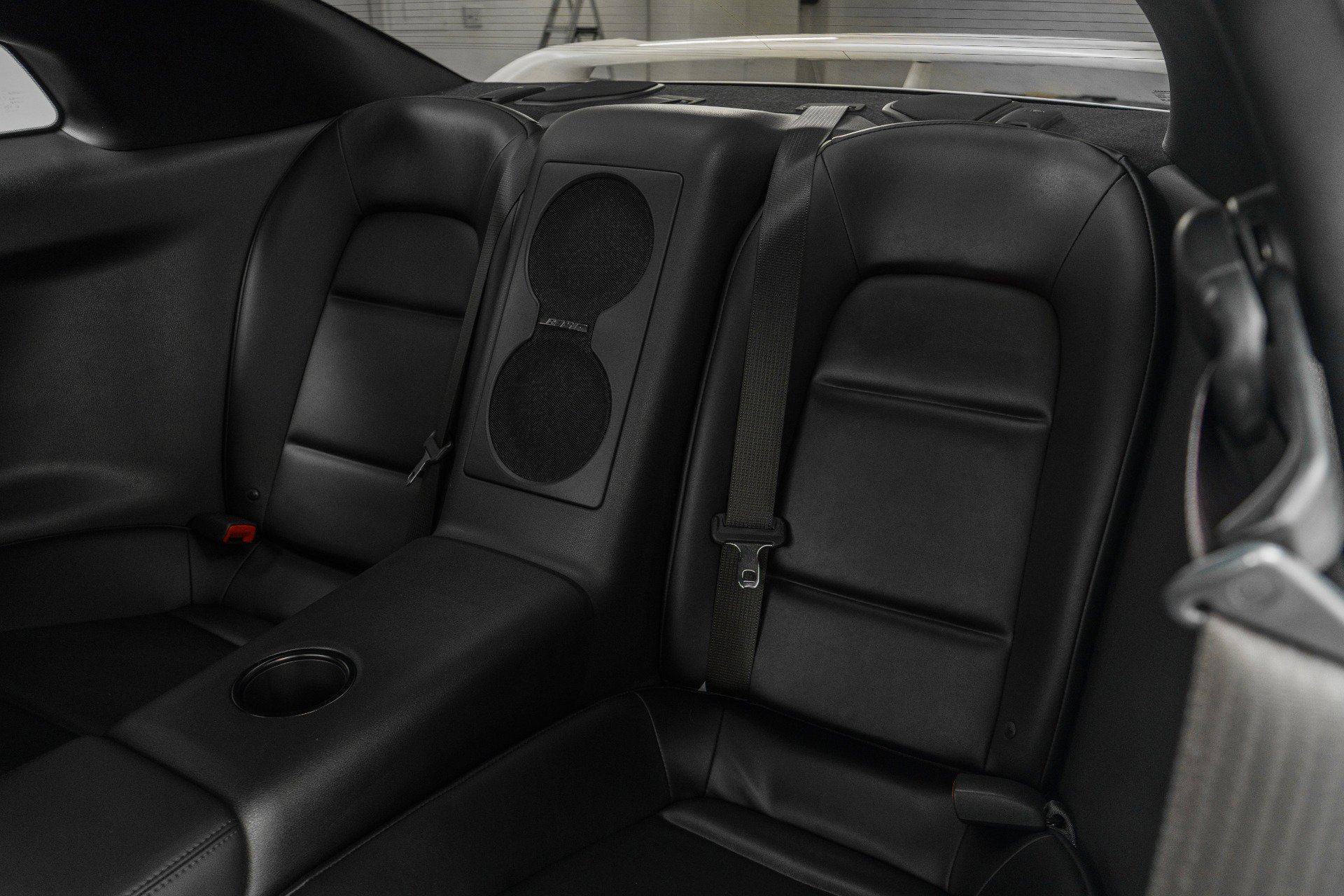 Used 2020 Nissan GT-R Premium image 16