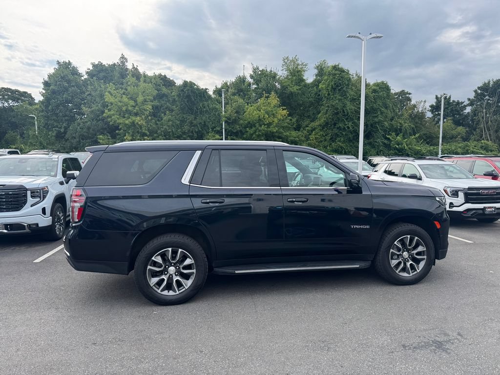 Used 2022 Chevrolet Tahoe LT w/ Luxury Package AWD/4WD image 3