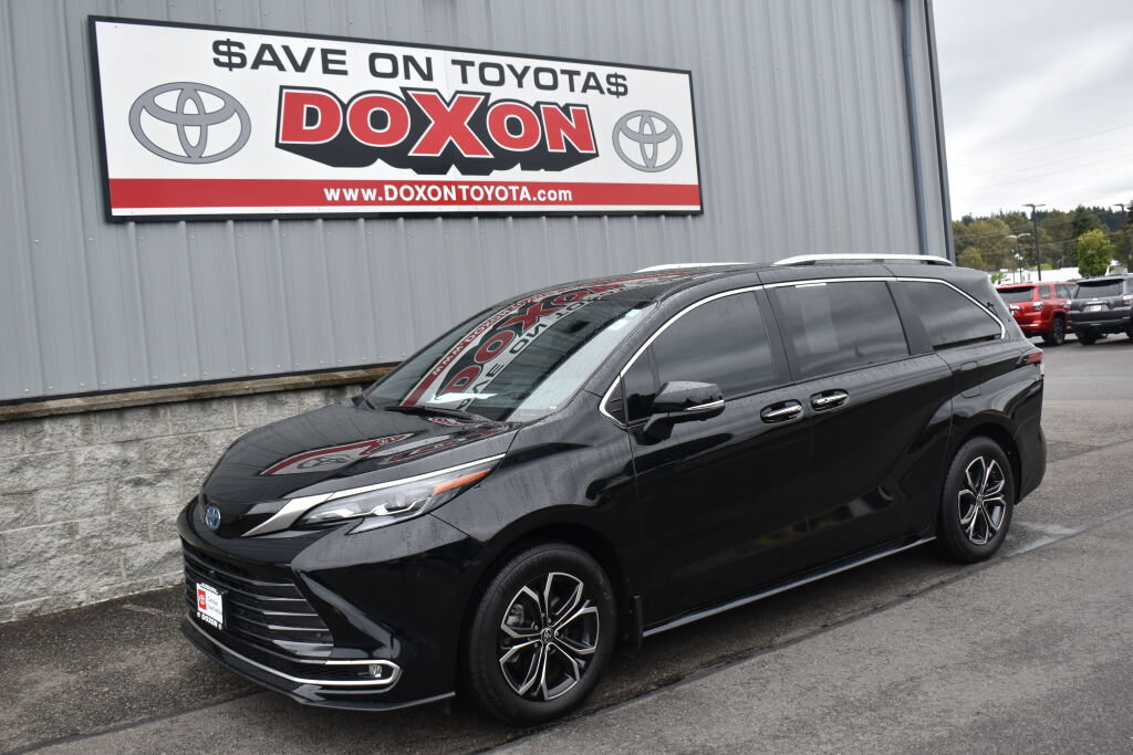 Certified 2025 Toyota Sienna Platinum AWD/4WD image 1