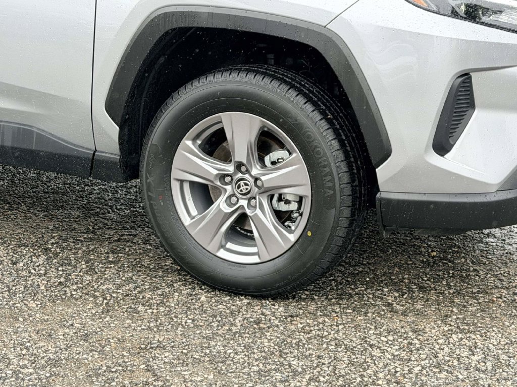 Certified 2025 Toyota RAV4 LE AWD/4WD image 25