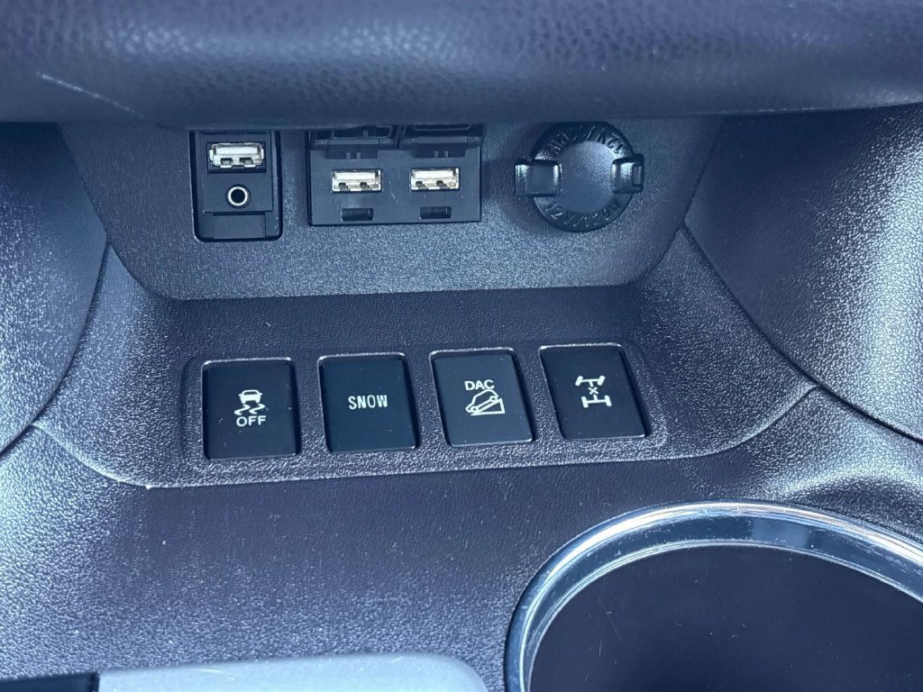 Used 2019 Toyota Highlander Limited AWD/4WD image 30