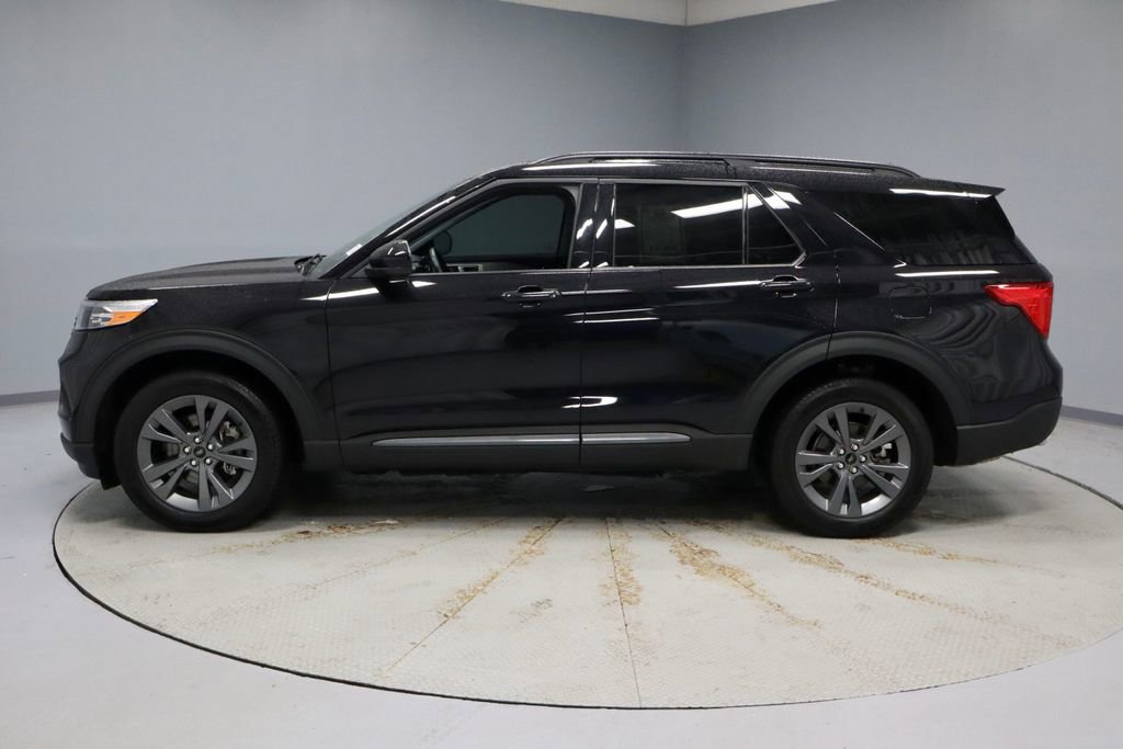 Certified 2024 Ford Explorer XLT w/ Equipment Group 202A AWD/4WD image 8