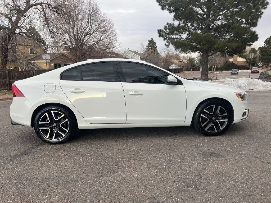 Used 2017 Volvo S60 T5 Dynamic image 8