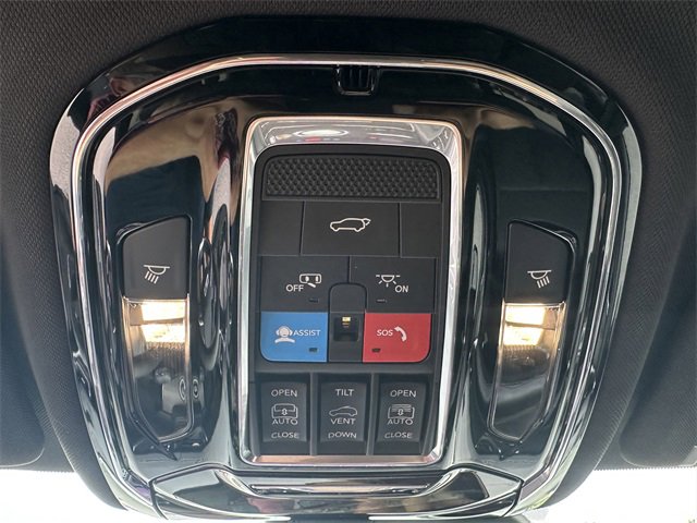 Used 2024 Jeep Grand Cherokee L Overland w/ Luxury Tech Group IV image 30