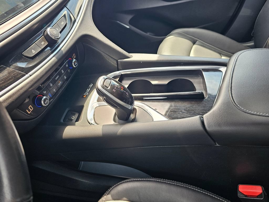 Used 2019 Buick Enclave Avenir w/ Avenir Technology Package AWD/4WD image 28