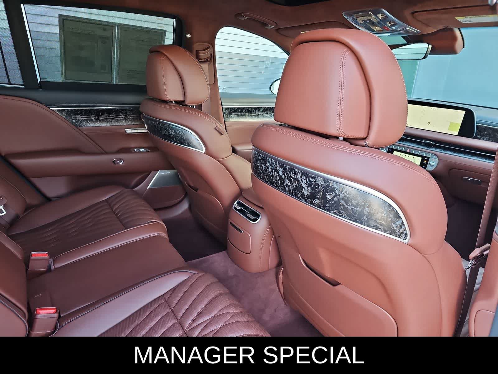 Used 2025 Genesis G90 3.5T AWD/4WD image 16