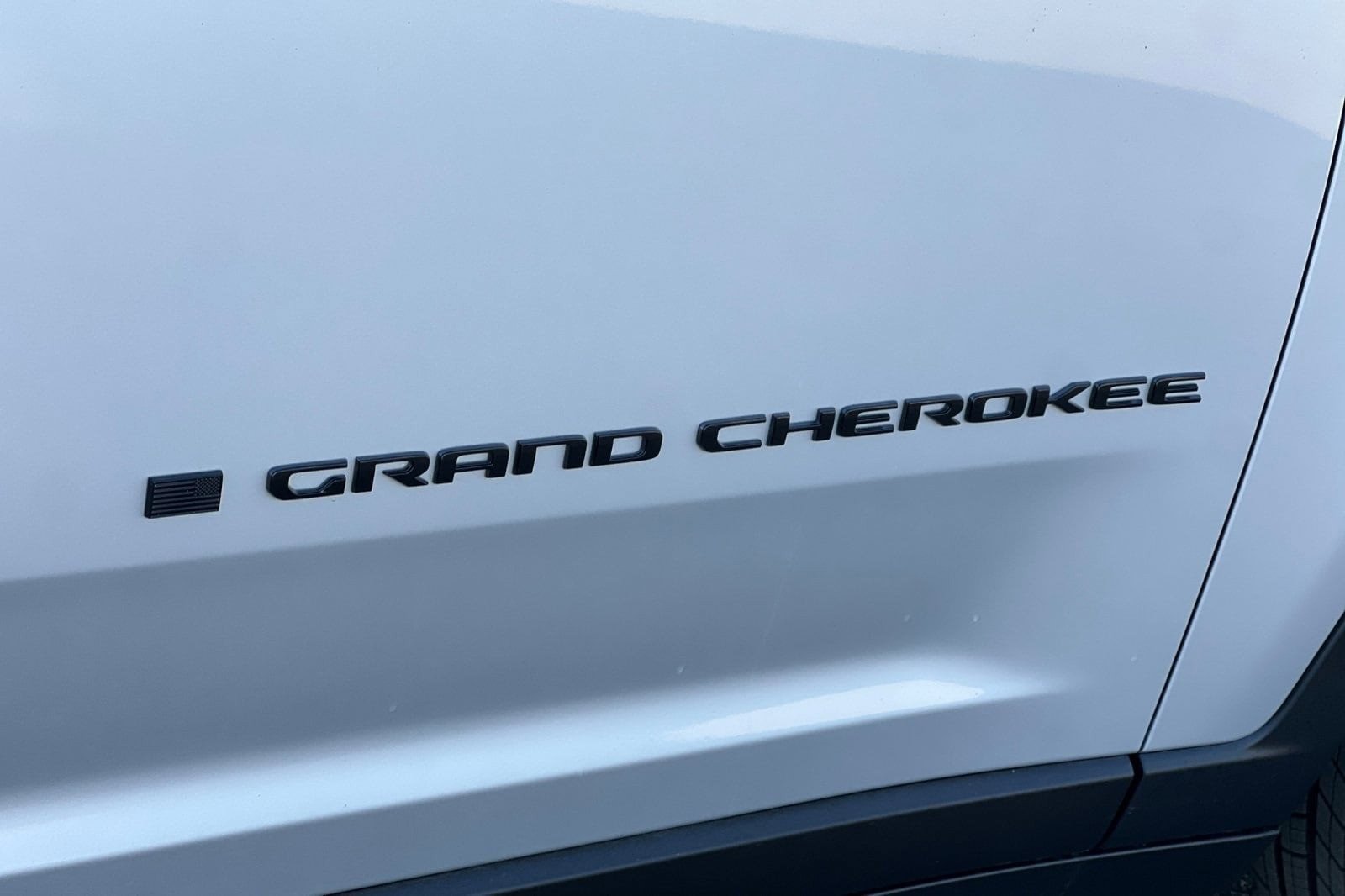 New 2025 Jeep Grand Cherokee L Laredo image 9
