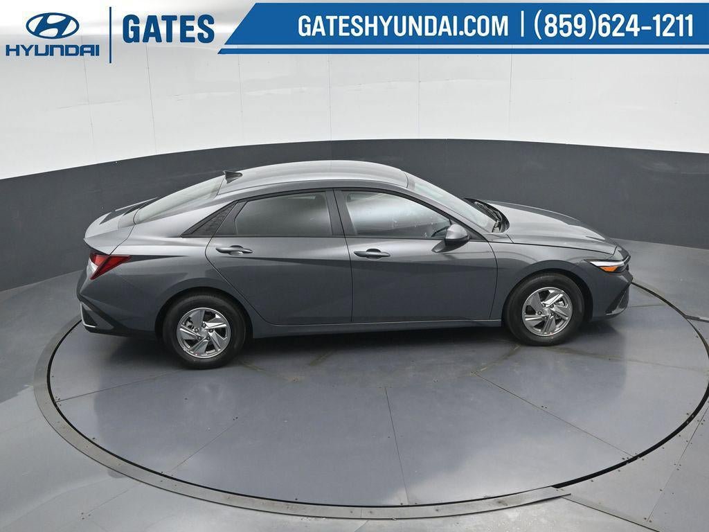 New 2026 Hyundai Elantra SE FWD image 43