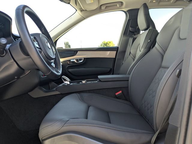 Certified 2025 Volvo XC90 T8 Plus w/ Protection Package Premier image 27