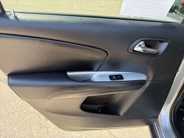 Used 2018 Dodge Journey SE FWD image 14