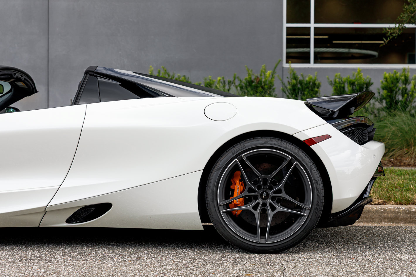 Used 2020 McLaren 720S Performance RWD image 24