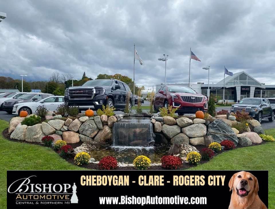 Used 2023 Chevrolet Traverse LT w/ LPO, Floor Liner Package AWD/4WD image 9