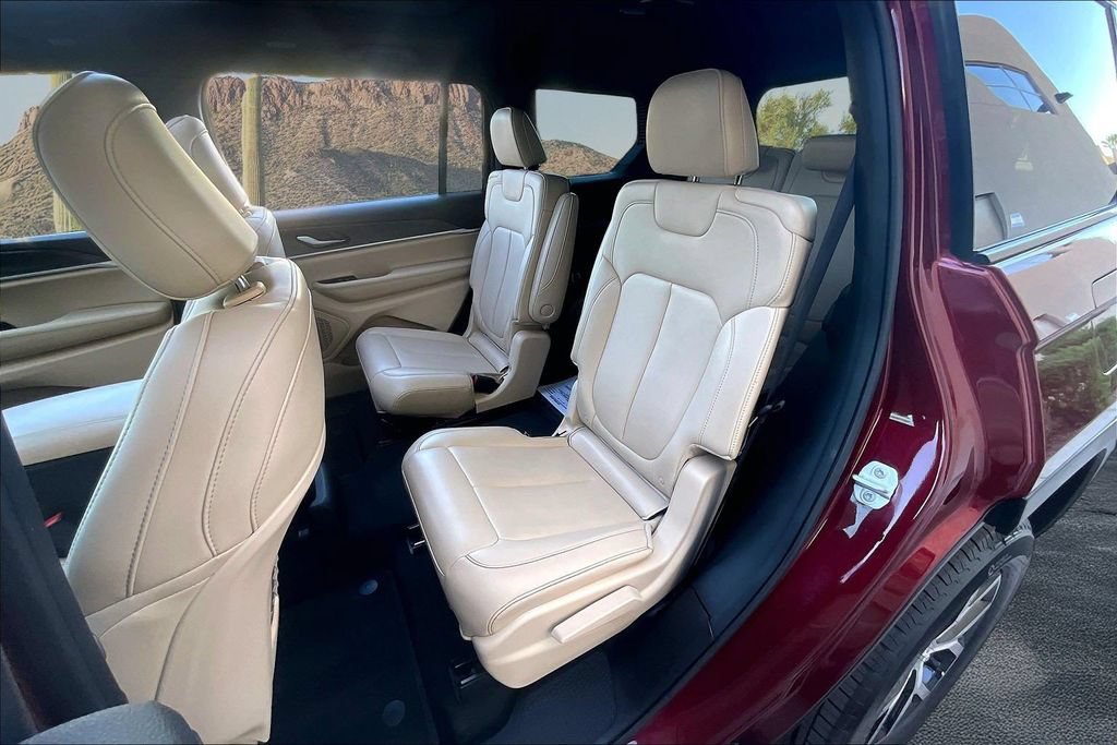 Used 2025 Jeep Grand Cherokee L Limited RWD image 26