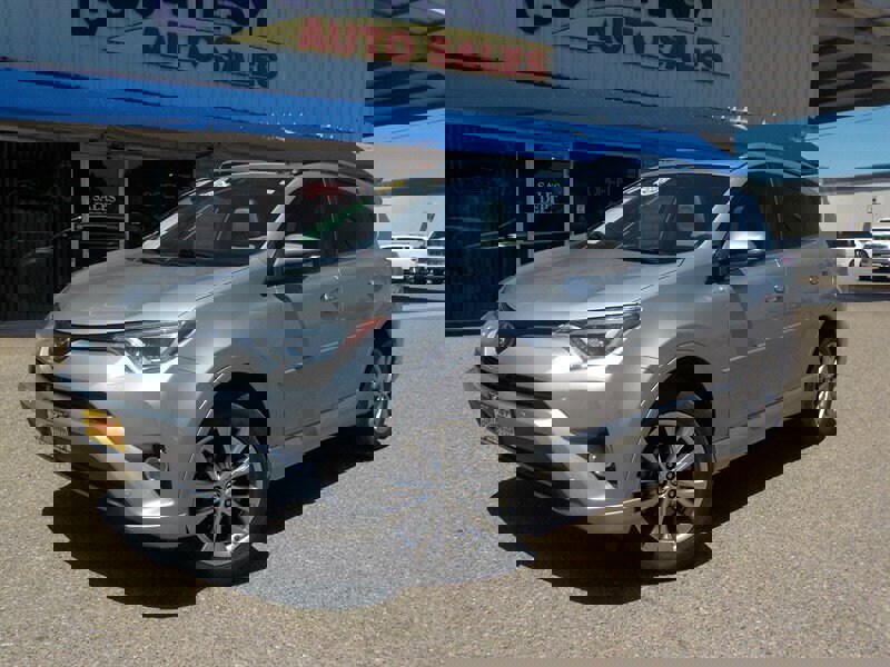 Used 2017 Toyota RAV4 Limited image 1