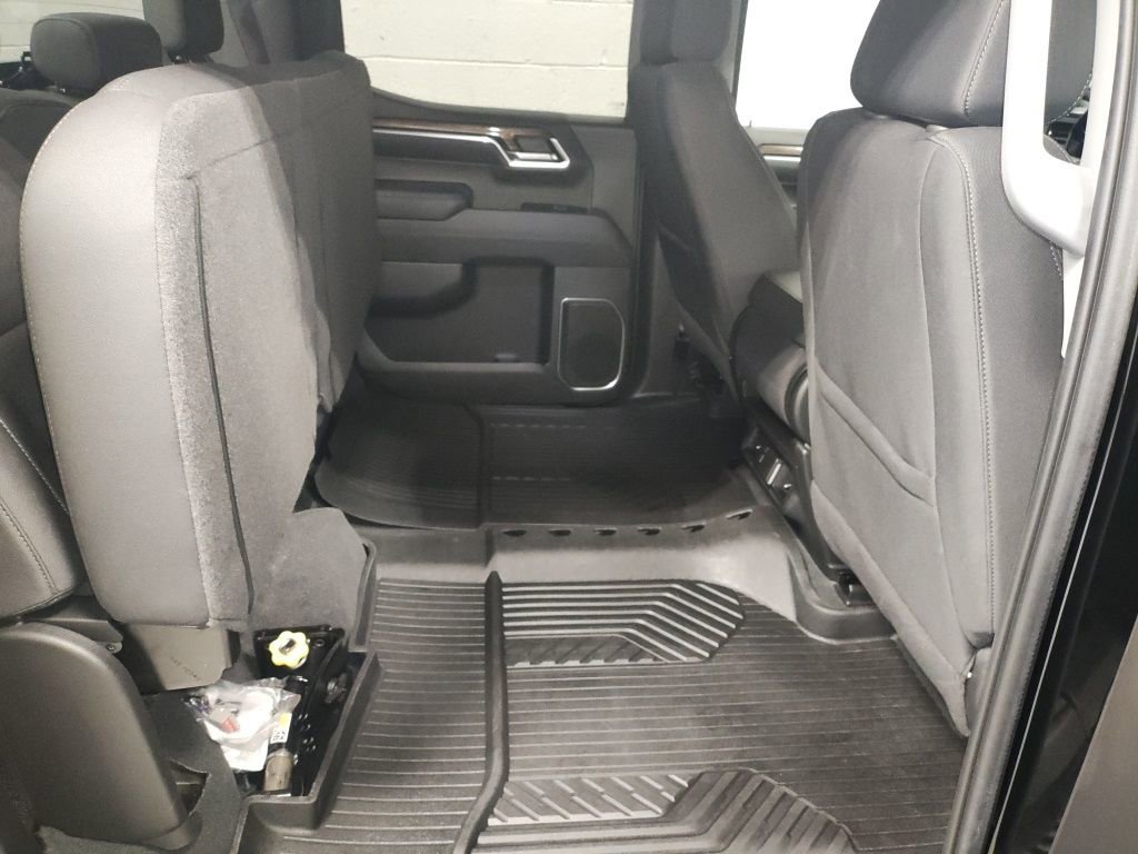 Used 2022 Chevrolet Silverado 1500 LT image 13