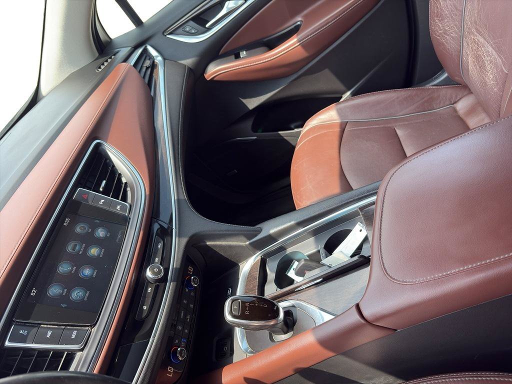 Used 2019 Buick Enclave Avenir w/ Avenir Technology Package AWD/4WD image 6