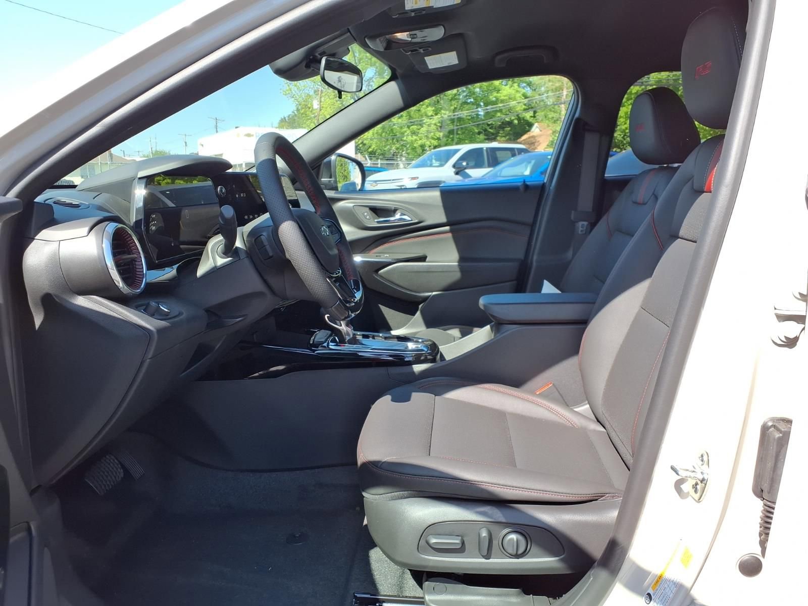 New 2026 Chevrolet Trax RS w/ Driver Confidence Package FWD image 12