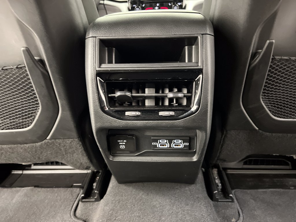 Used 2025 Jeep Grand Cherokee Altitude AWD/4WD image 24