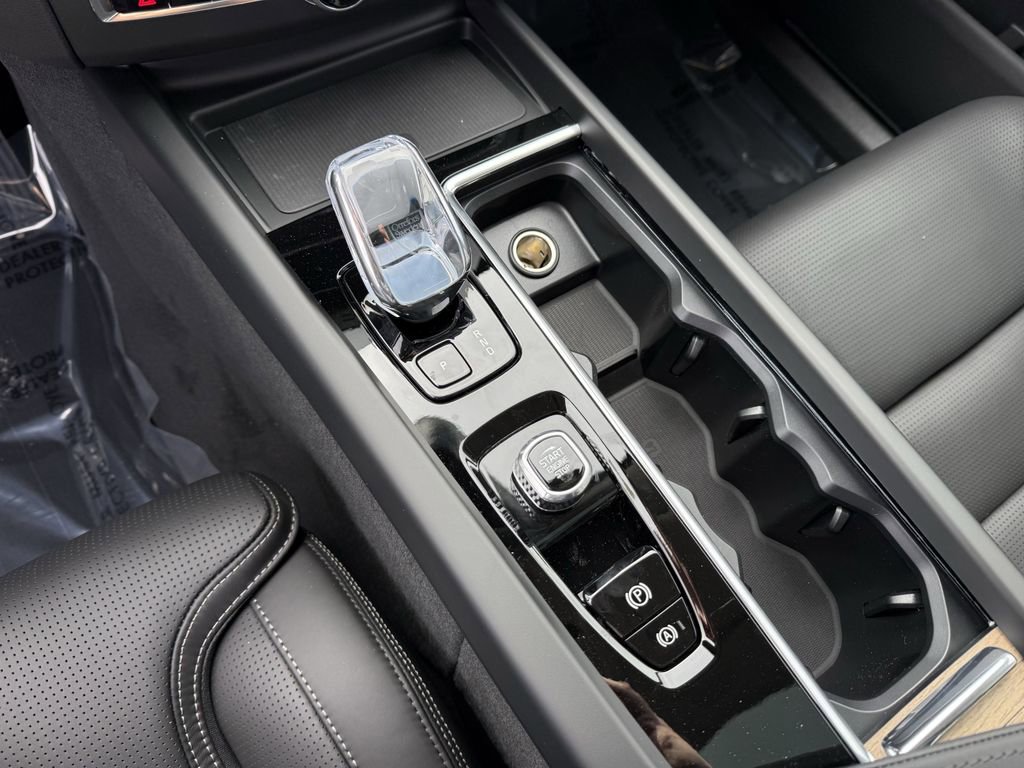 New 2026 Volvo XC60 B5 Ultra w/ Protection Package Premier image 25