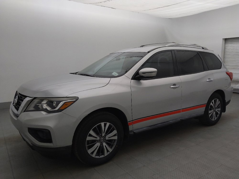 Used 2019 Nissan Pathfinder S FWD image 2